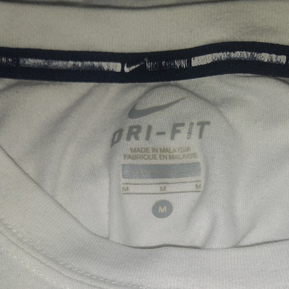 LAST CHANCE SALE ONLY $8Boys Nike Dri Fit "Run To Live" Short  Sleeve Tee Med - Picture 3 of 6